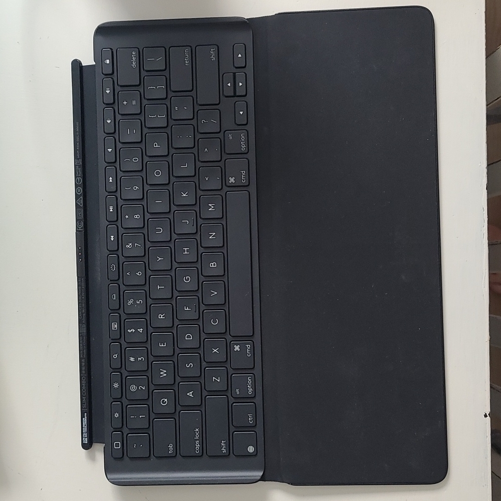 Logi iPad keyboard